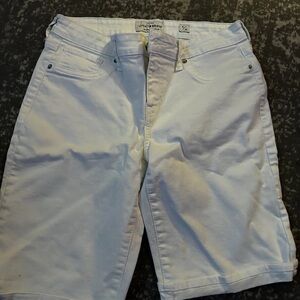 Lucky Brand Men’s White Flat Front Cotton Shorts